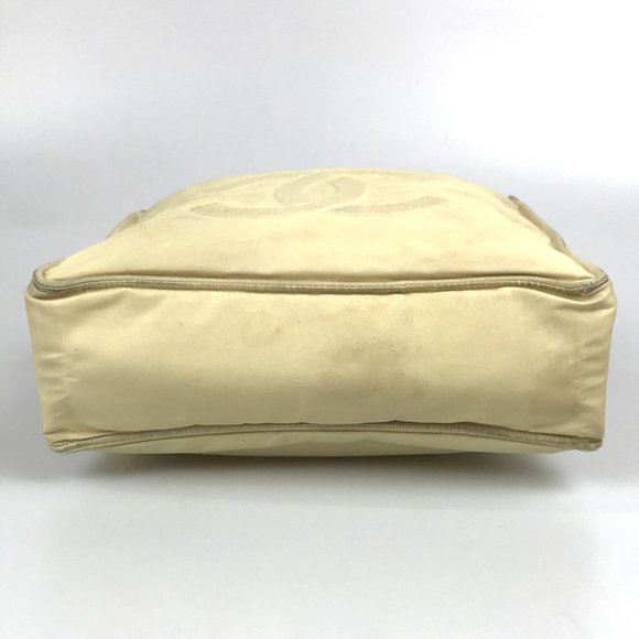 CHANEL HANDBAG NYLON CC Stich - Picture 5 of 16